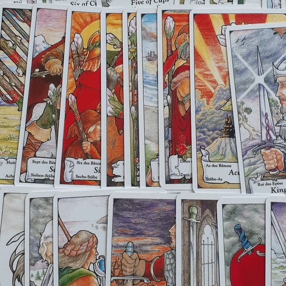 SOLD!!!  The Essential Tarot A 78 Card-Deck - Picture 9 of 9
